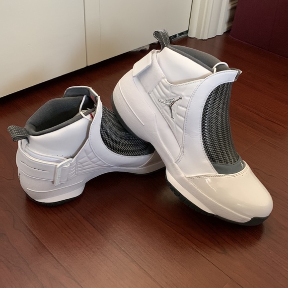 Air Jordan 19 Chrome main image 8